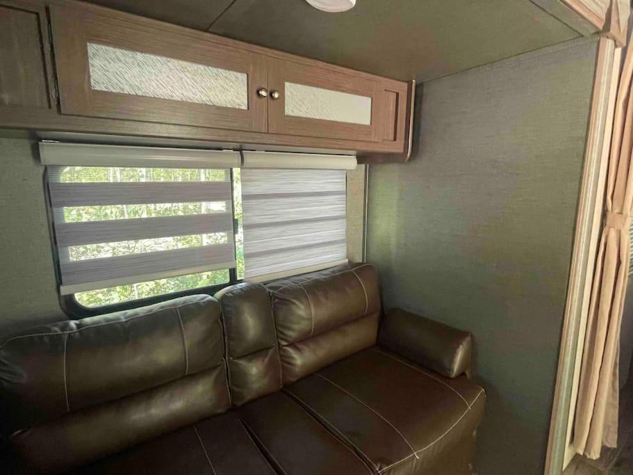 Отель Golden Riverfront Campground Экстерьер фото