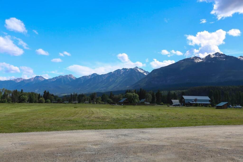 Отель Golden Riverfront Campground Экстерьер фото